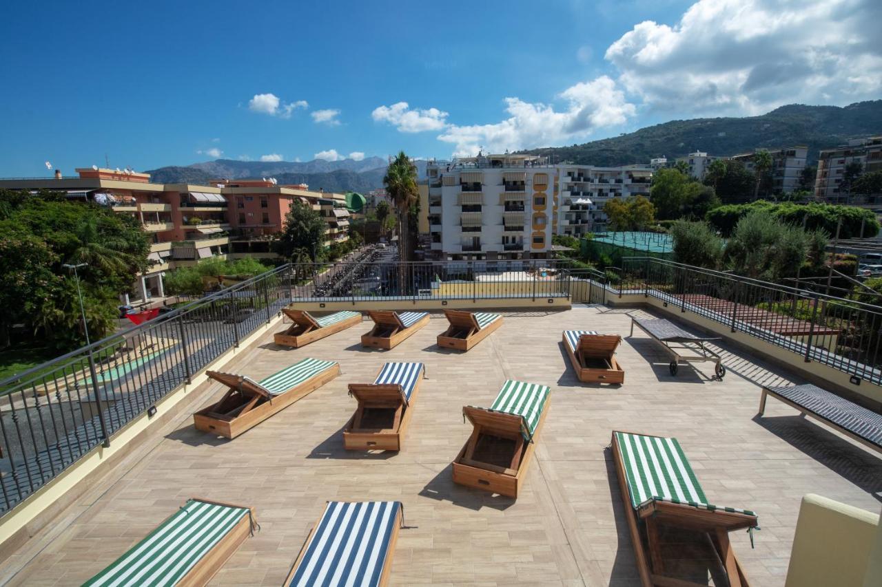 Hotel Nice Sorrento Bagian luar foto