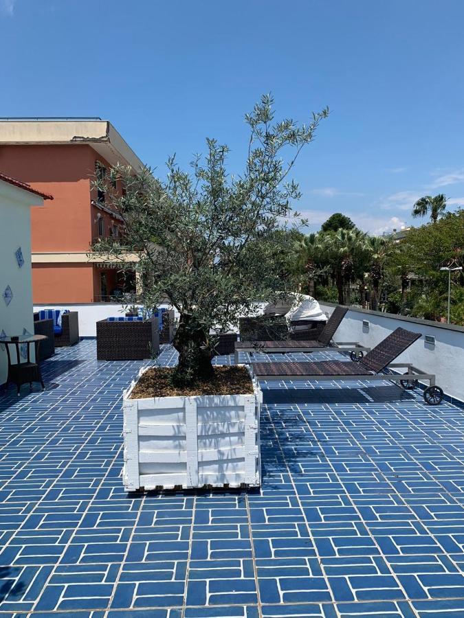 Hotel Nice Sorrento Bagian luar foto