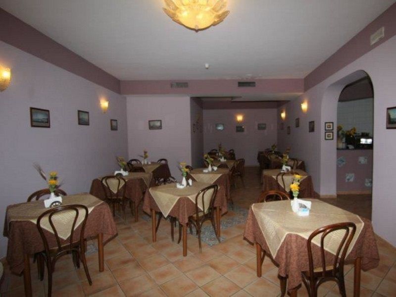 Hotel Nice Sorrento Bagian luar foto